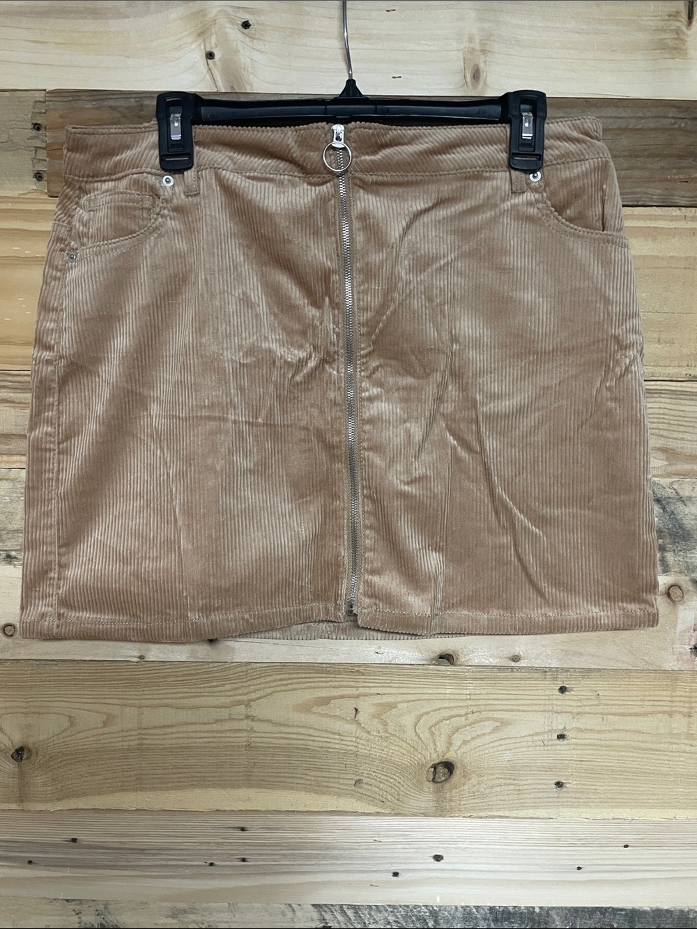 Size XL Love Tree tan corduroy mini skirt
Front zip front top to bottom closure